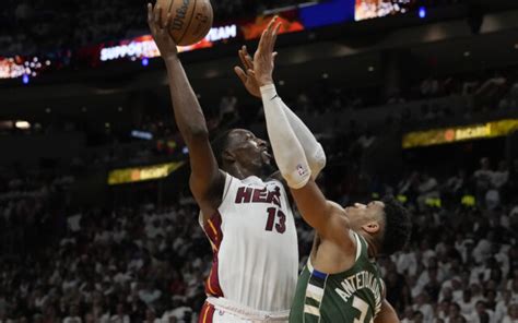 Butler scores 56, Heat stun Bucks 119.